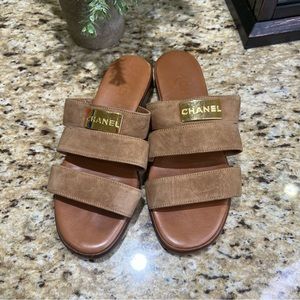 Chanel Suede Leather Caramel Brown Strappy Sandals w/ Gold Hardware EU 37